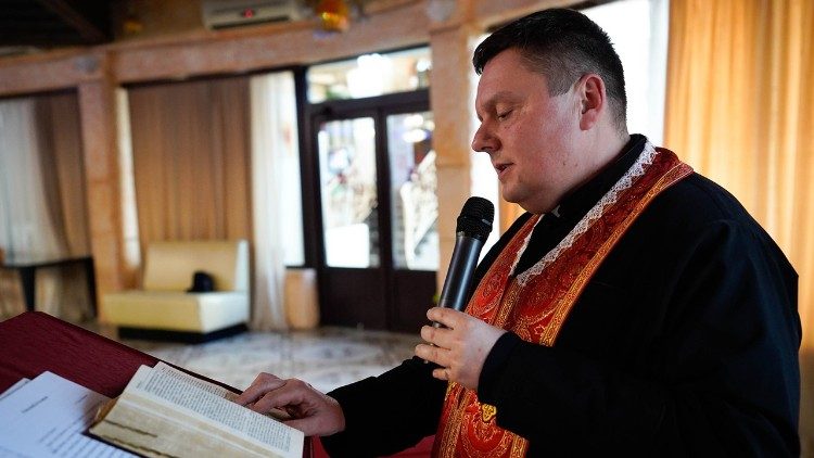Linh mục Ucraina: cử hành tang lễ cho binh lính cách trang trọng là một cách an ủi gia đình họ