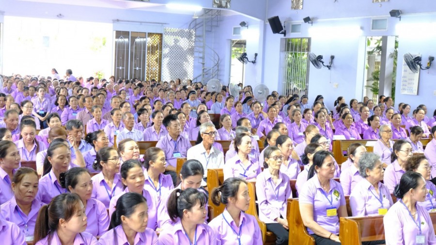 820 Hội viên Hiệp hội Tín hữu Mến Thánh Giá Nha Trang quy tụ về Hội dòng mừng lễ Suy Tôn Thánh Giá