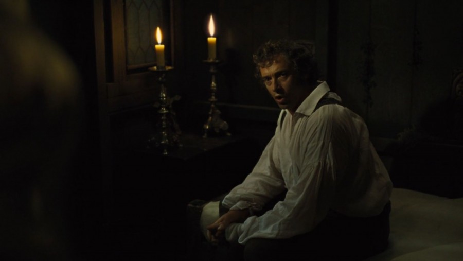 HAI CÂY CHÂN NẾN BẠC