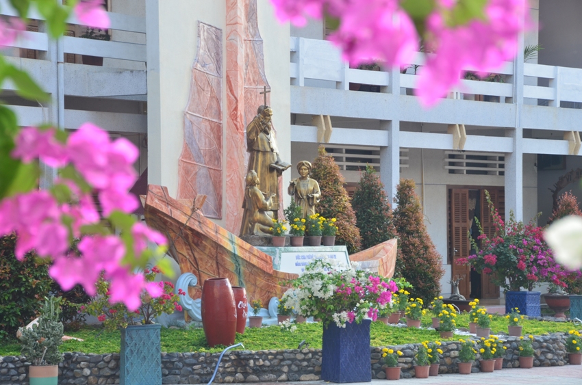 ĐỨC CHA PIERRE LAMBERT VÀ NHỮNG THÔI THÚC TRONG TIM