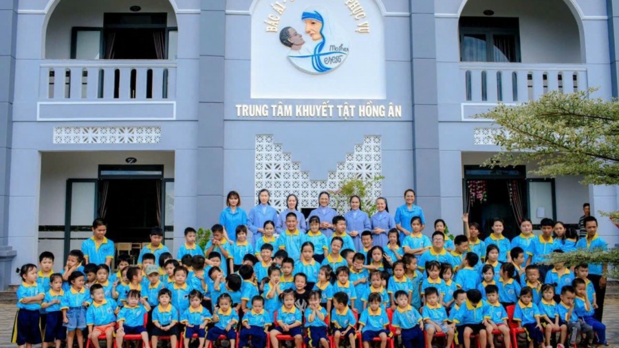 Trung tâm Khuyết tật Hồng Ân: Nơi Tình Yêu Chắp Cánh Những Vầng Trăng Khuyết