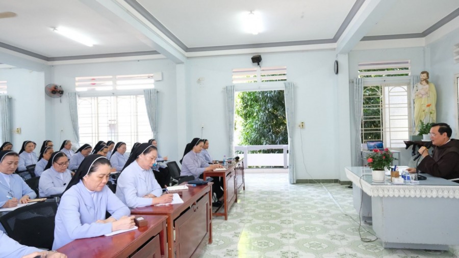 TRỞ VỀ ĐỂ LÀM MỚI TÌNH YÊU