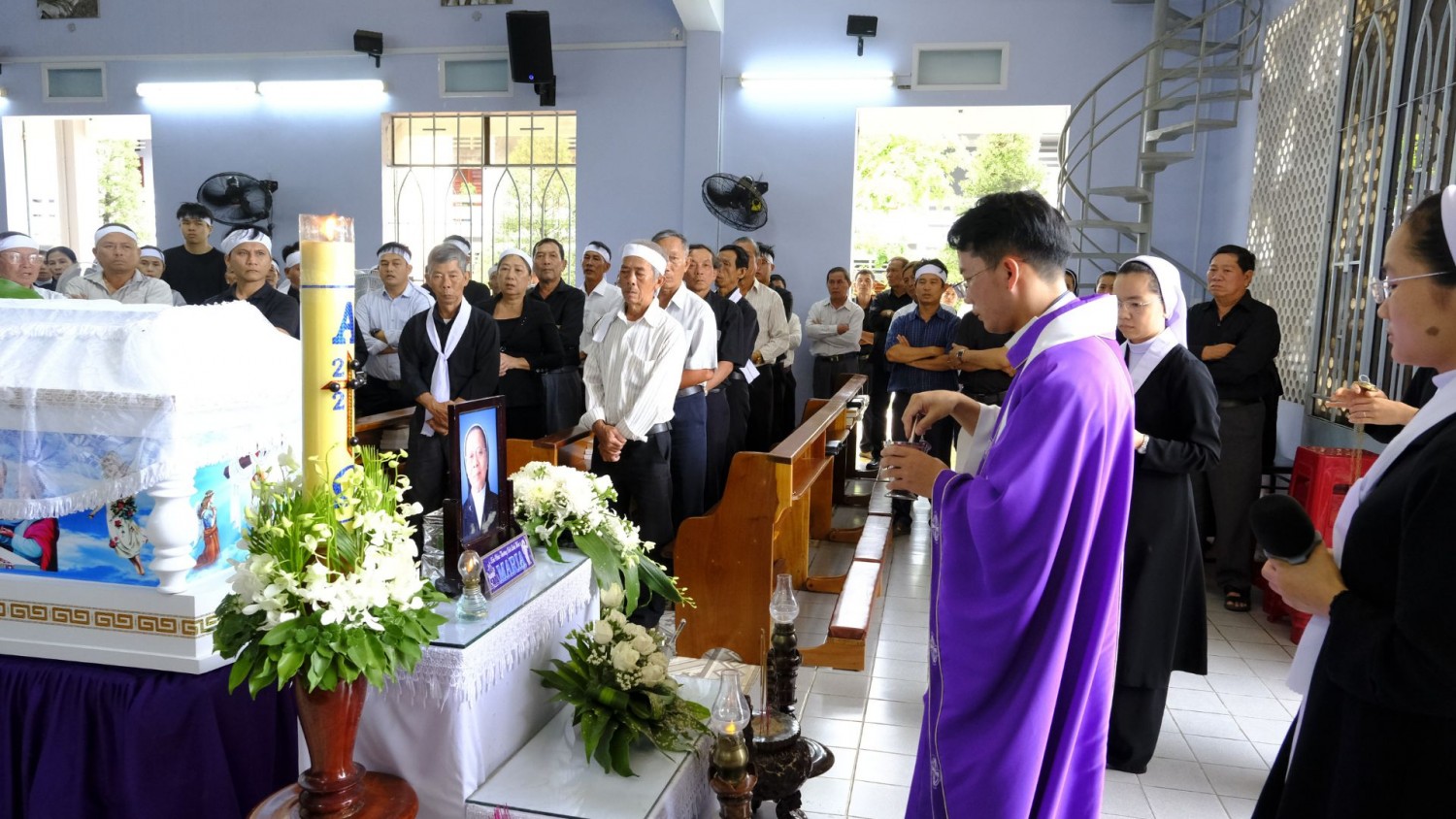 đám tang Chị Bính (1)