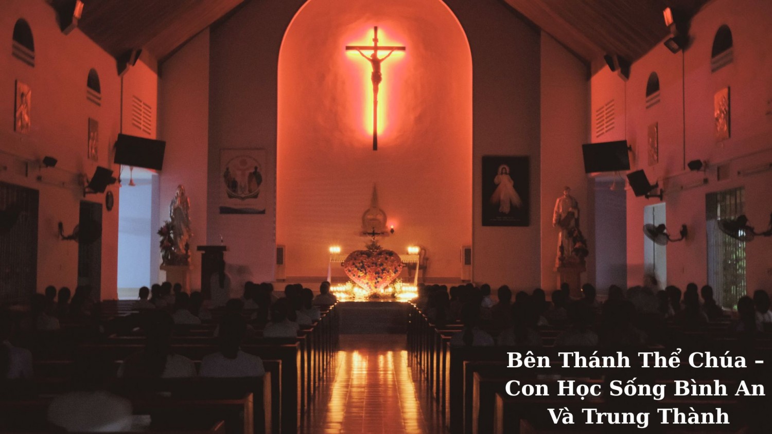 Tâm Tình Trước Thánh Thể Chúa Tĩnh Tâm Tháng 11: Bên Thánh Thể Chúa – Con Học Sống Bình An Và Trung Thành