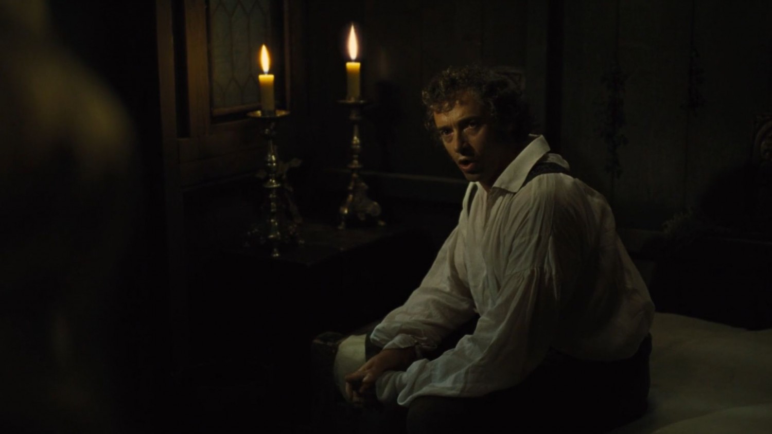 HAI CÂY CHÂN NẾN BẠC