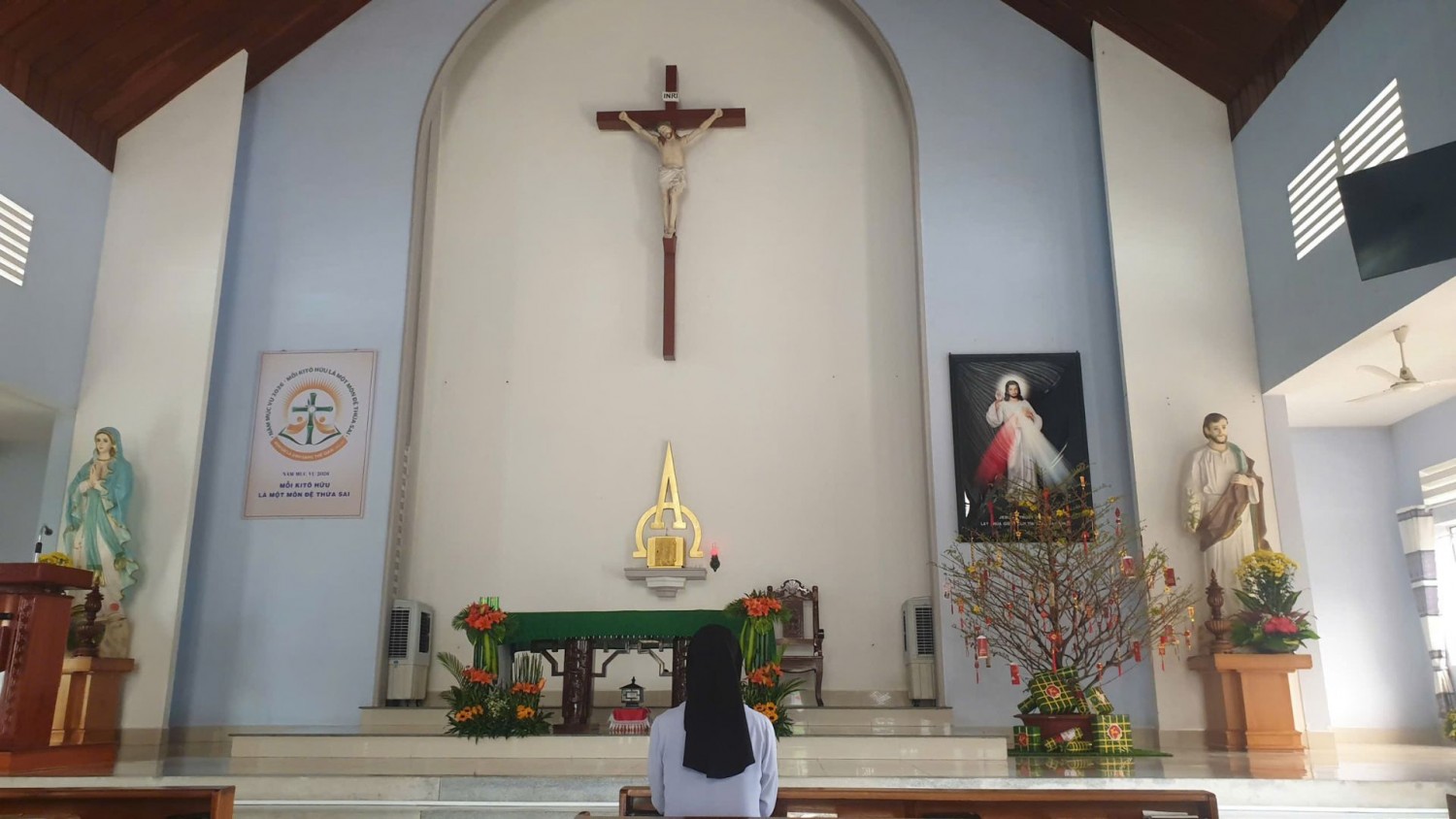 ĐIỂM TỰA KHÉP LẠI MỘT NĂM