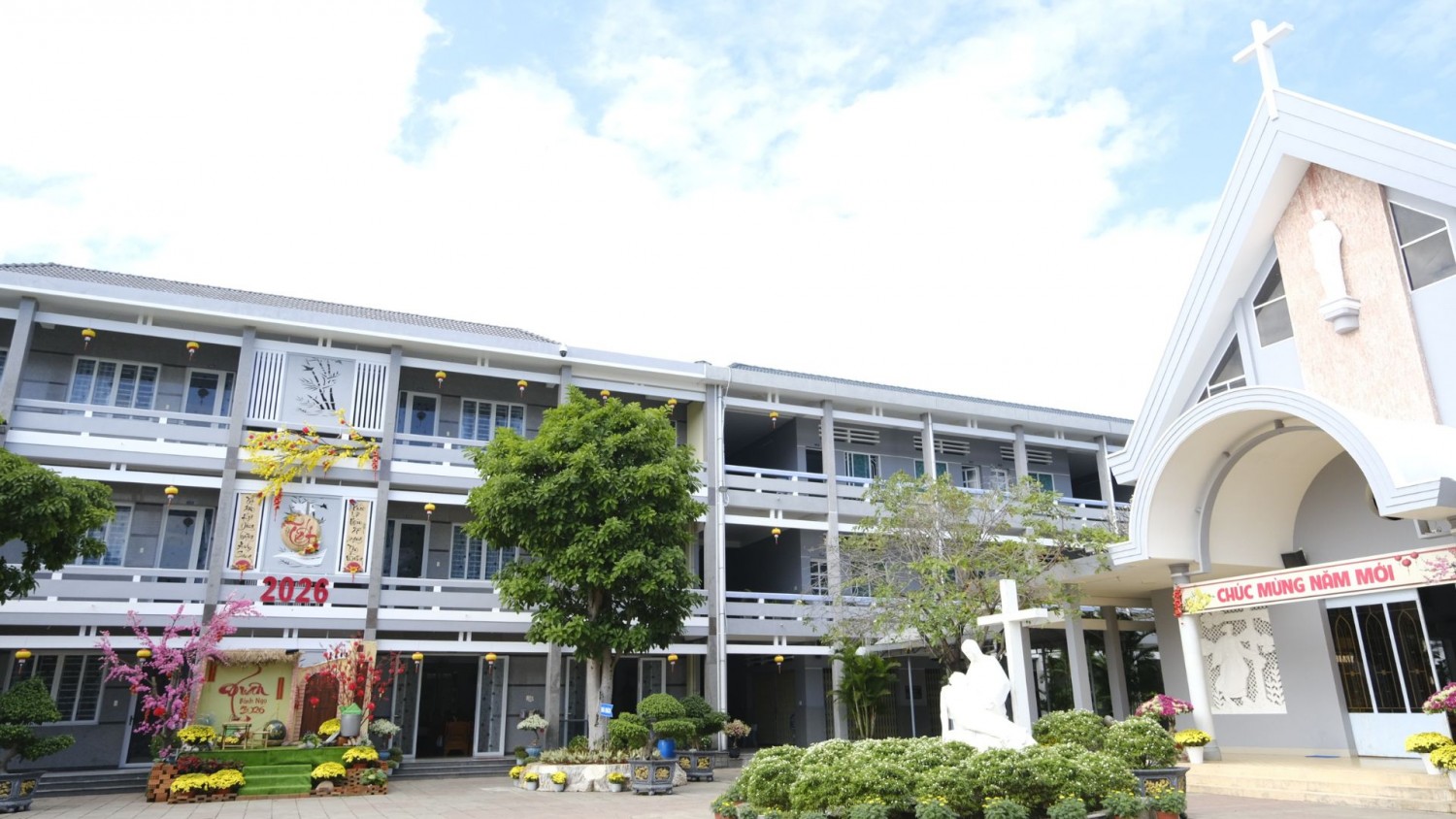 Mùa Xuân Chạm Ngõ Hội Dòng