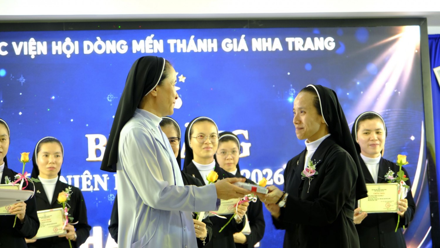 Hãy Ra Đi: Từ Mái Trường Học Viện Đến Hành Trình Phục Vụ