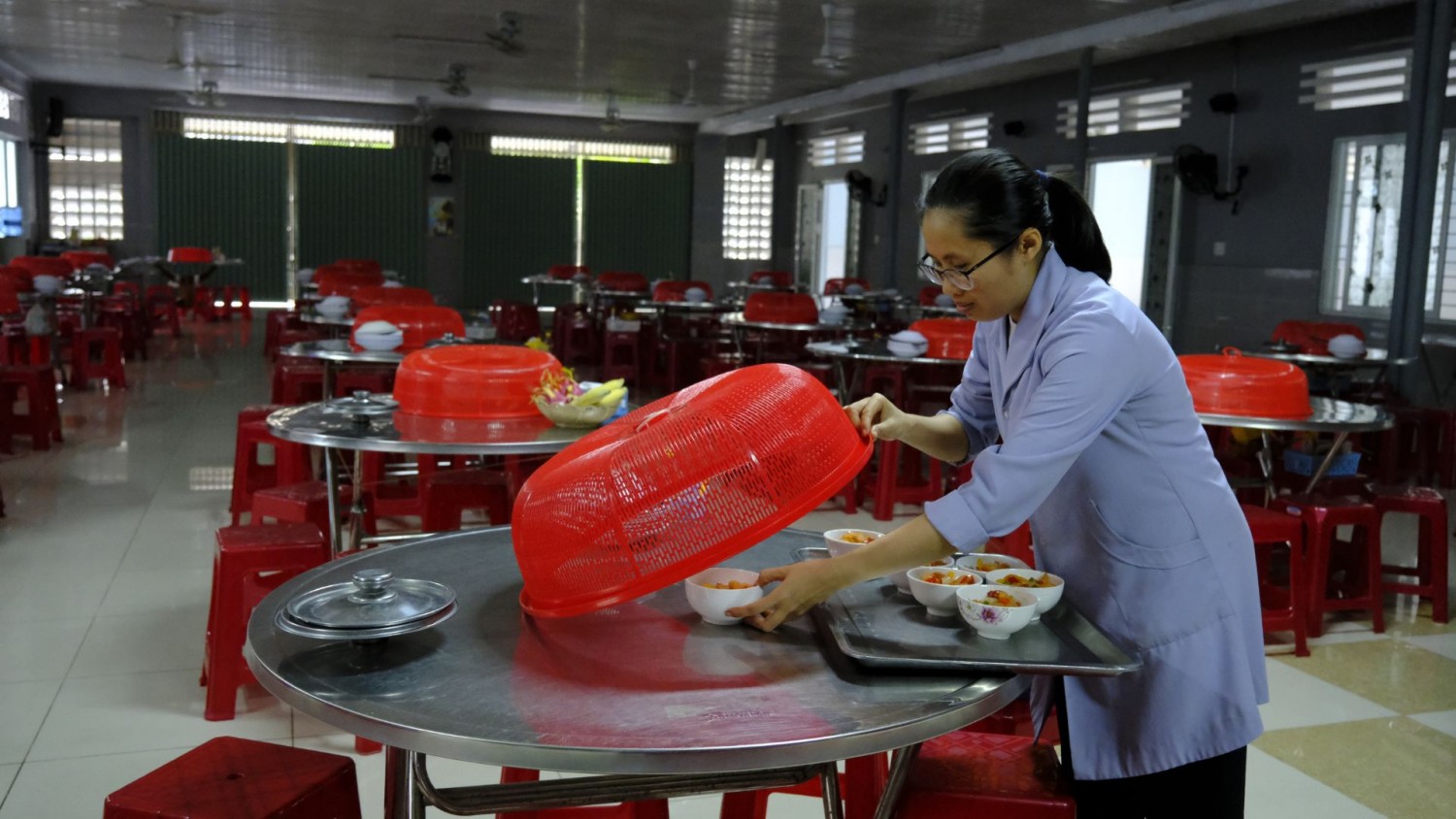 Những Bàn Tay Âm Thầm (15)