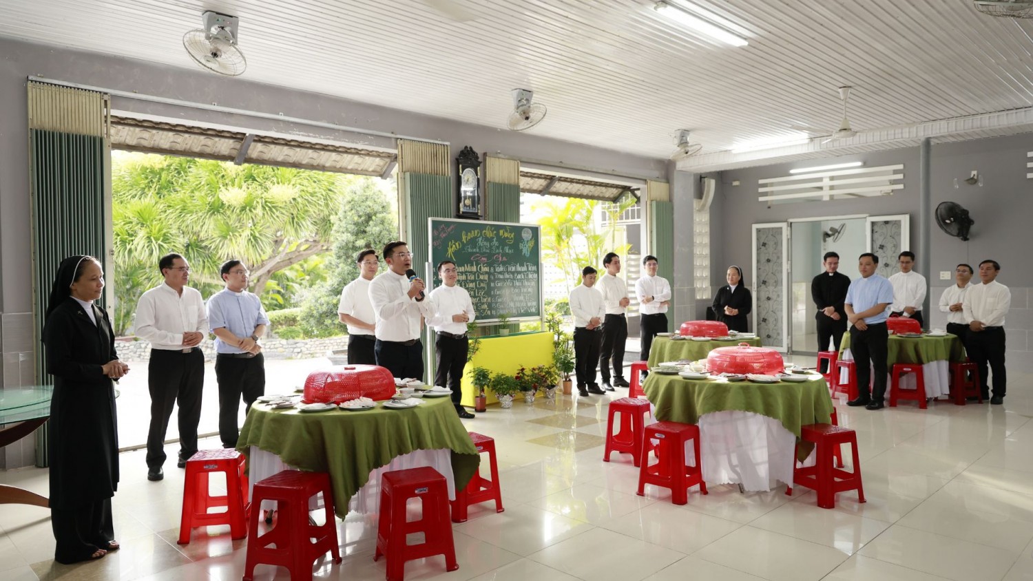 14 Tân Linh Mục Trở Về Hội Dòng Mến Thánh Giá Nha Trang Dâng Thánh Lễ Tạ Ơn (6)