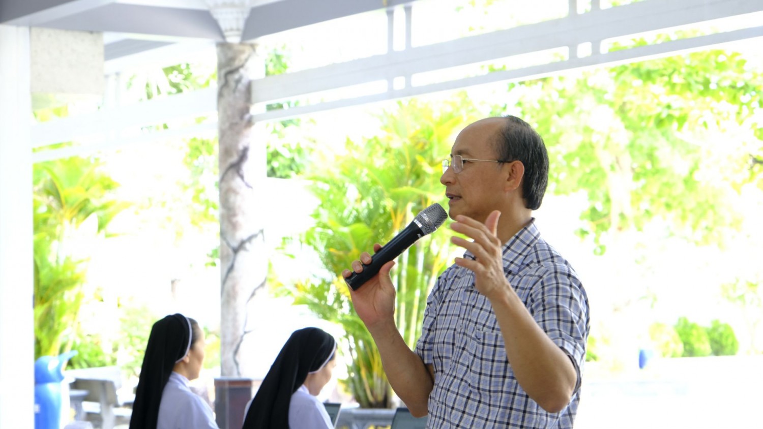 BỐN KỲ TIỀN TỔNG TU NGHỊ Cùng Nhau Lắng Nghe Để Nhận Ra Điều Chúa Muốn Cho Hội Dòng (3)