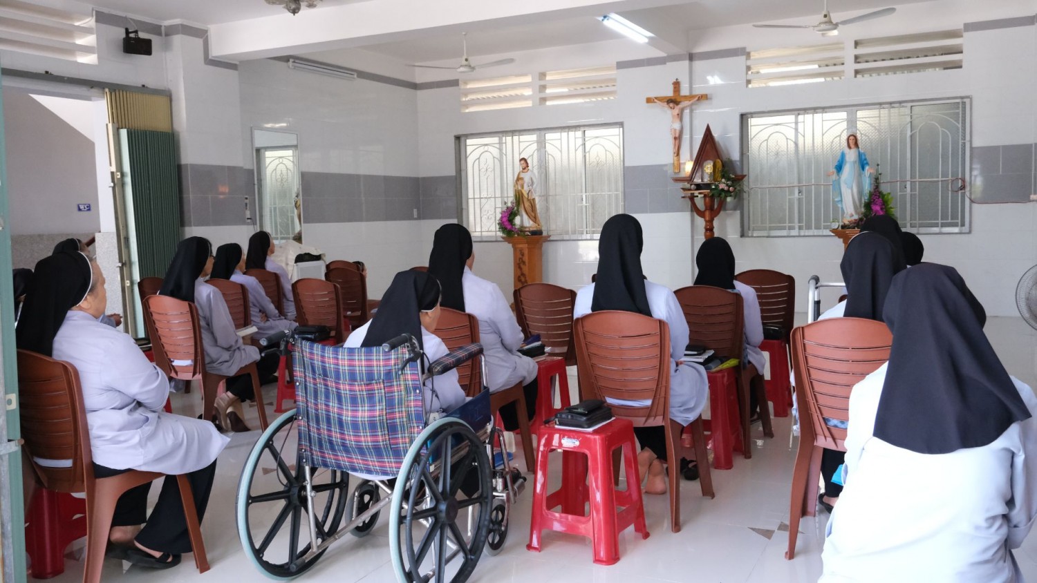 NHÀ NGUYỆN HỘI DÒNG – NHỮNG NGÀY CHUYỂN TIẾP (10)