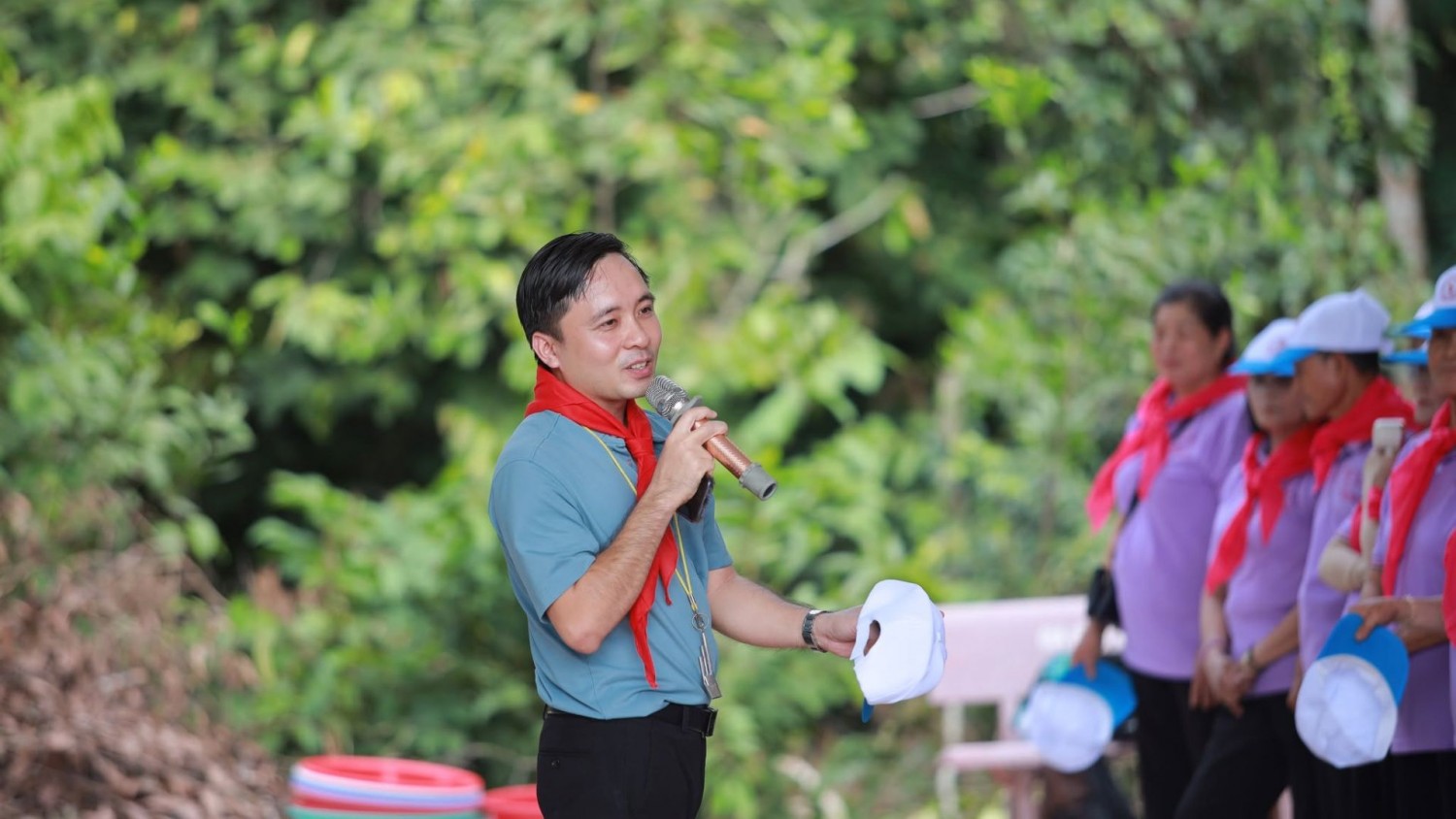 CÙNG MẸ LÊN ĐƯỜNG (11)