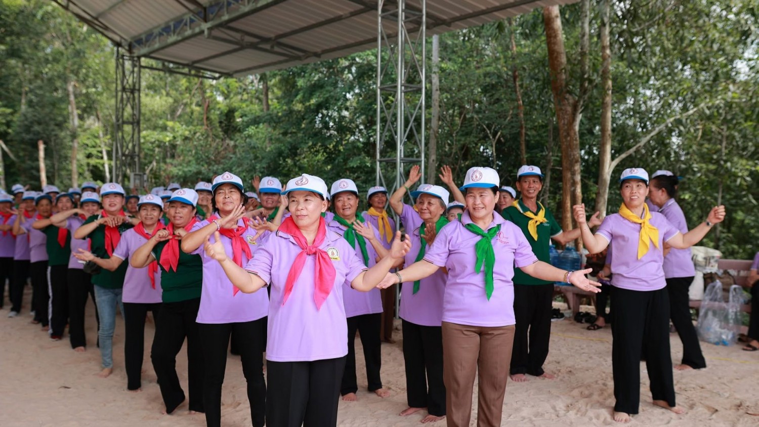 CÙNG MẸ LÊN ĐƯỜNG (9)