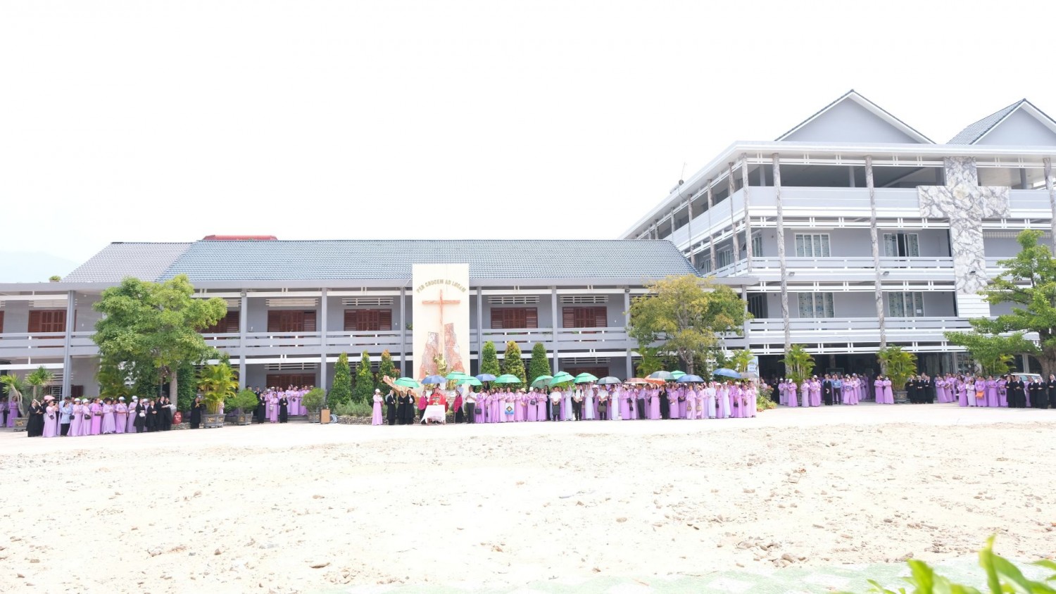 TỪ LỜI CAM KẾT ĐẾN NỀN MÓNG MỚI Một ngày đáng nhớ của gia đình Mến Thánh Giá Nha Trang (11)