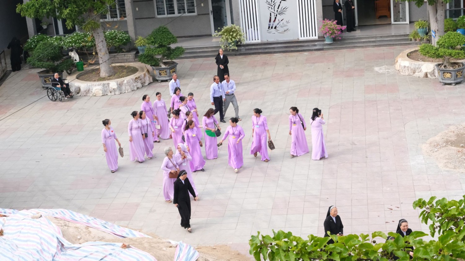 TỪ LỜI CAM KẾT ĐẾN NỀN MÓNG MỚI Một ngày đáng nhớ của gia đình Mến Thánh Giá Nha Trang (5)